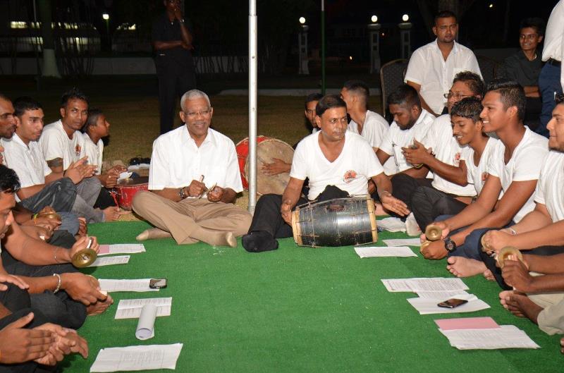 Head of State participates in Chowtal singing