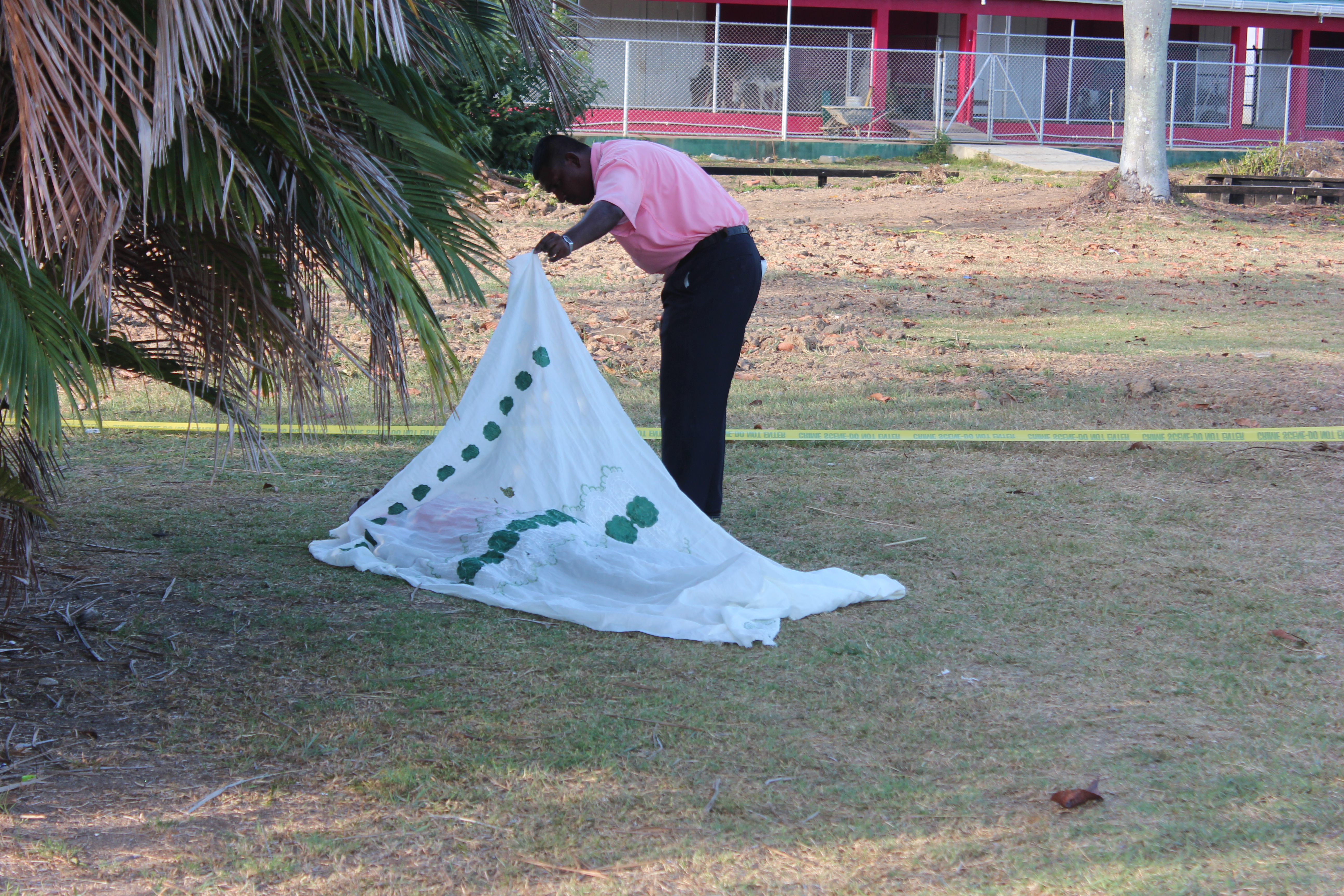 Unidentified body found in Botanical Gardens; suicide suspected