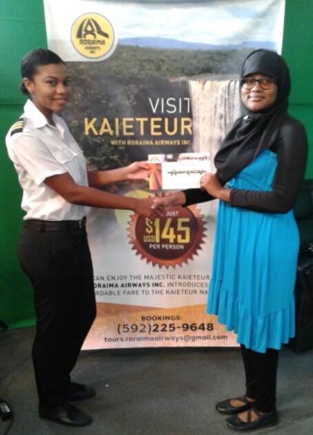 Roraima Airways awards CSEC top performer