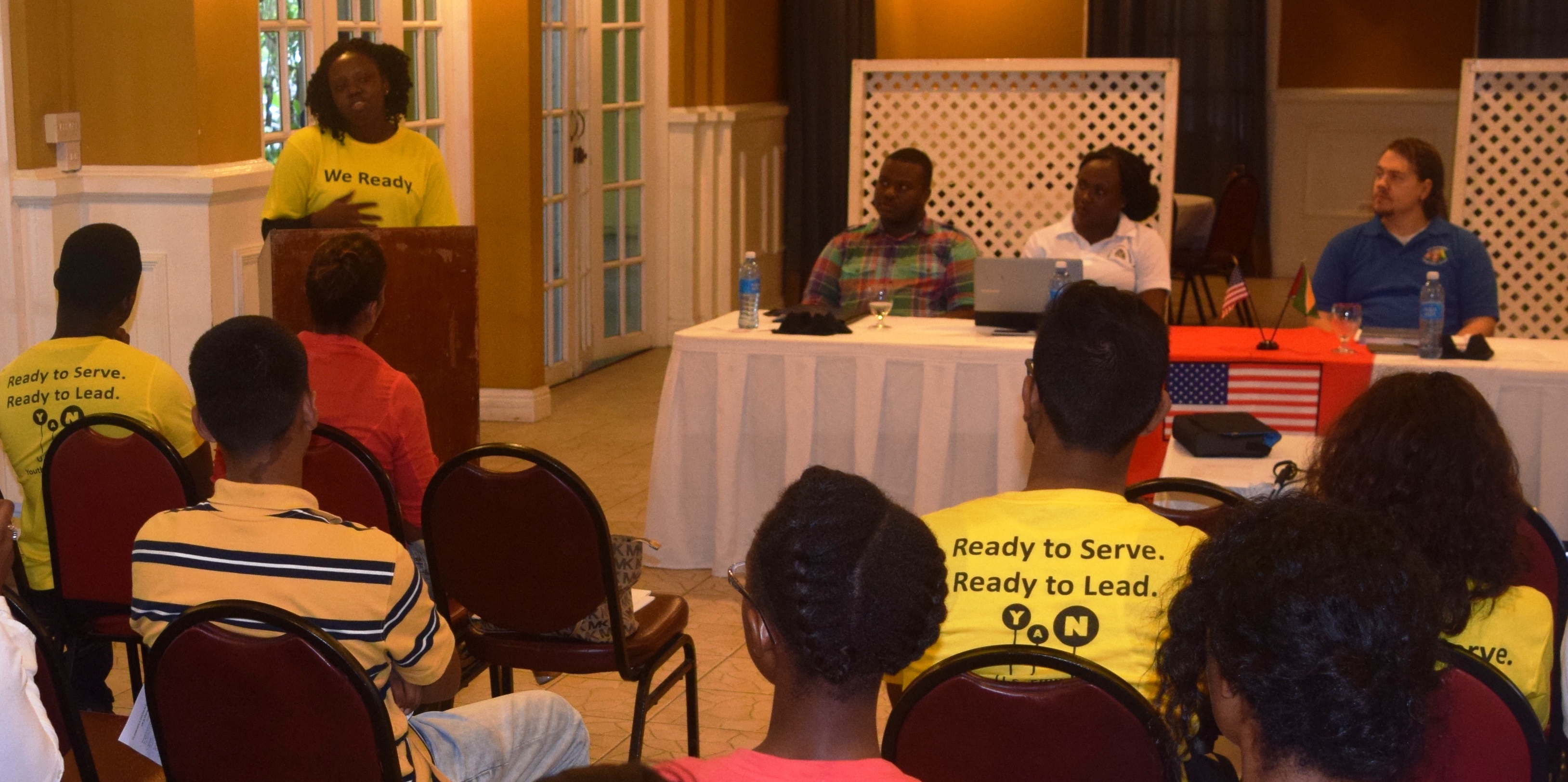 U.S. Embassy Youth Action Network Joins Ministry of Social Protection to Talk TIP