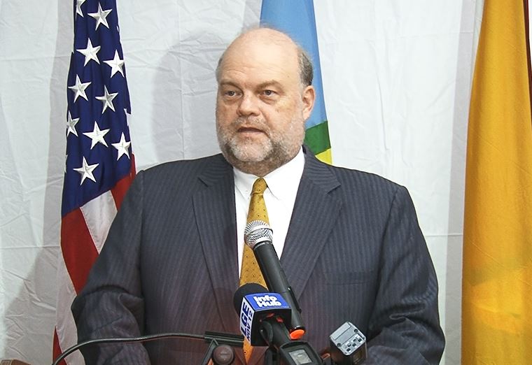 US Ambassador Perry Holloway retires