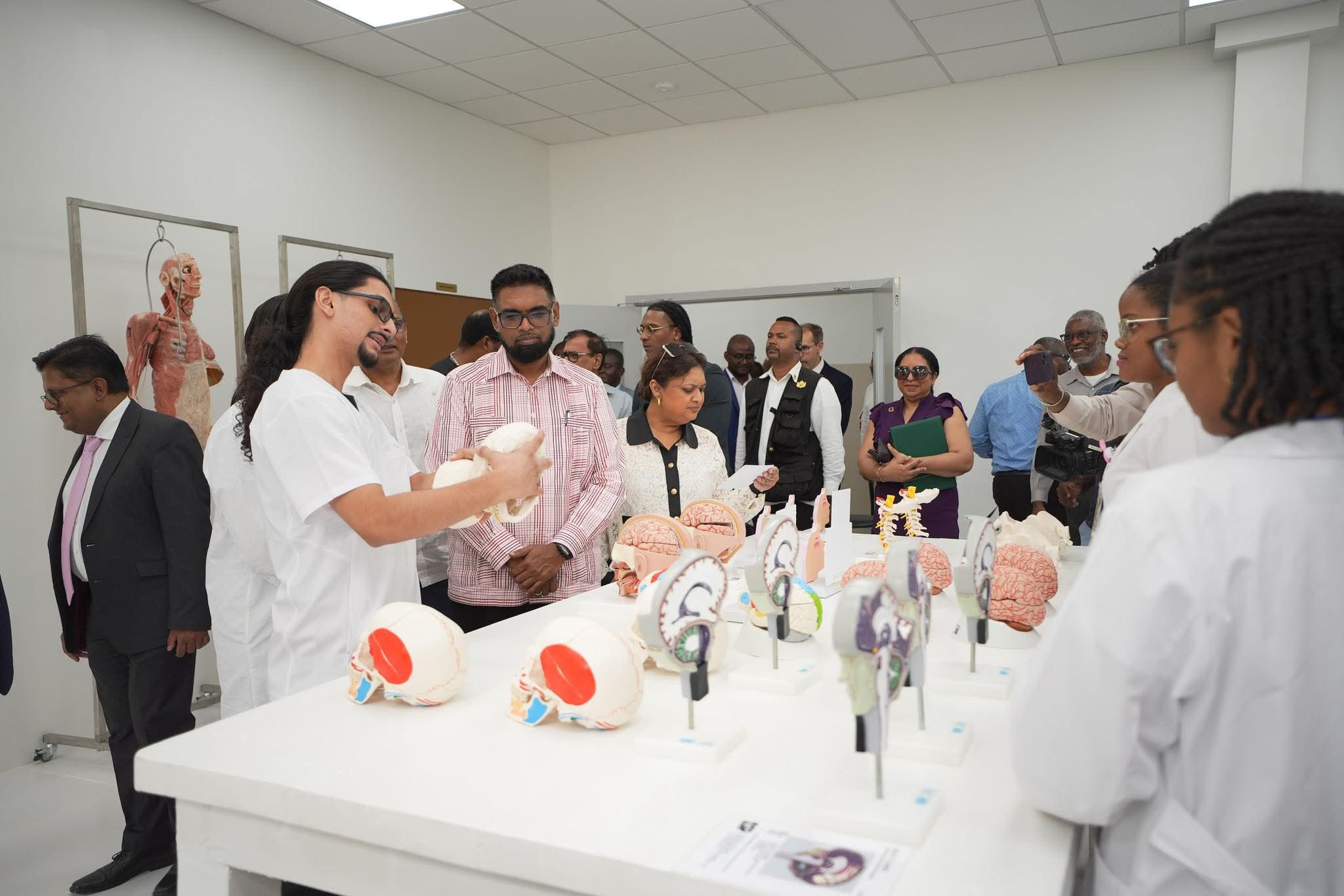 Gov’t, private schools to boost support for students interested in medical sciences
