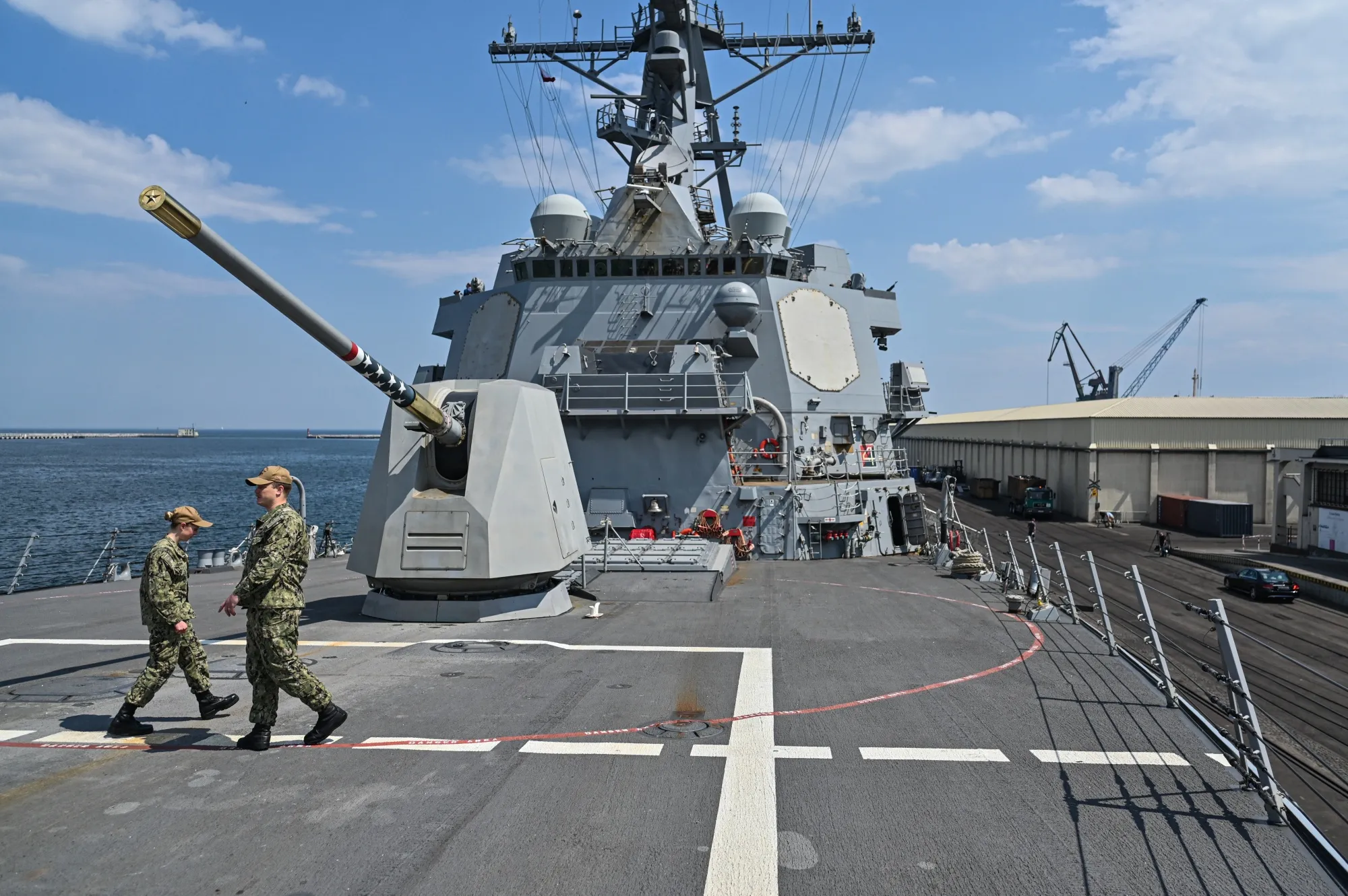US-Venezuela tensions rise as US warships arrive in Southern Caribbean