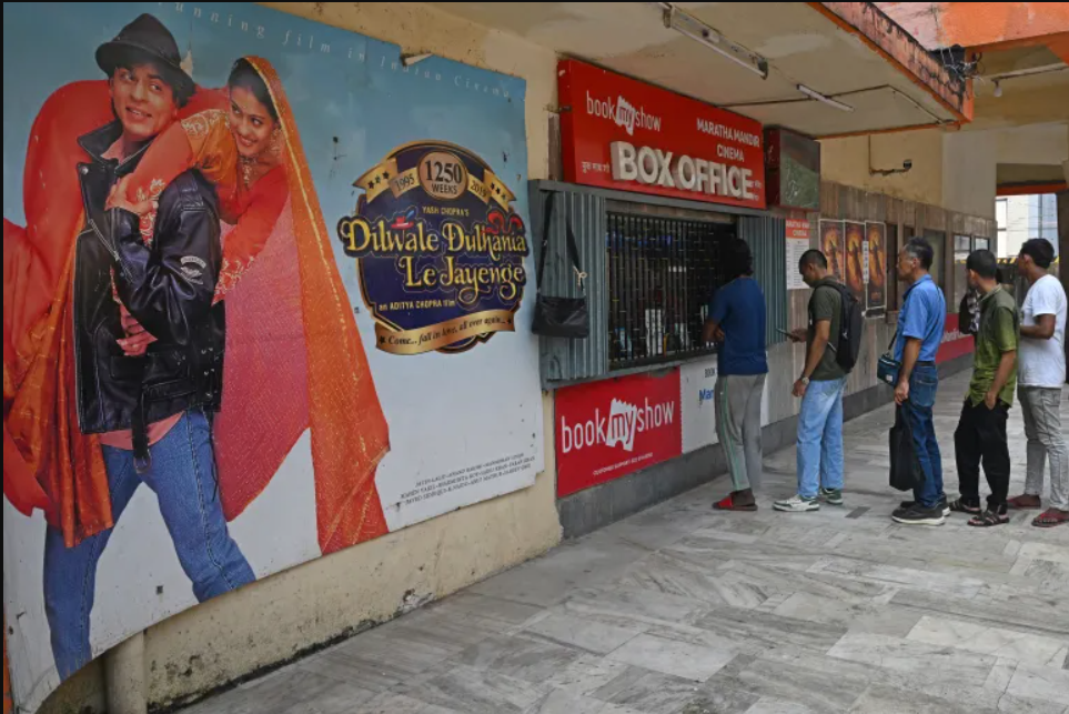 Iconic Bollywood romance ‘DDLJ’ marks 30 years of non-stop run at Mumbai theatre