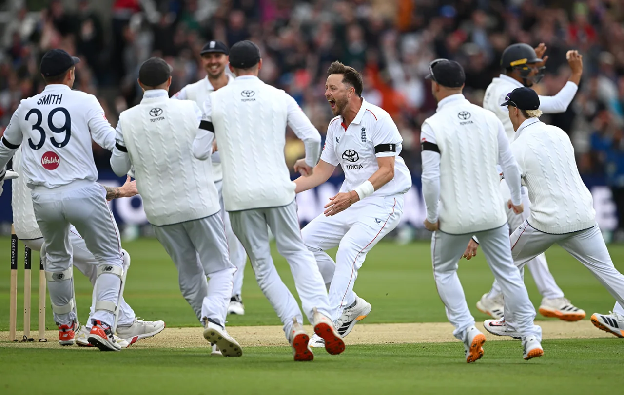 Robinson rocks New Zealand after England’s batting meltdown